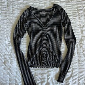 Hollister long sleeve fitted v-neck top